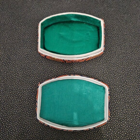 ASIAN NATURAL GREEN & BROWN JADEITE TWO-SIDED FISH PENDANT WITH CHAMOIS NECKLACE - Picture 15 of 16